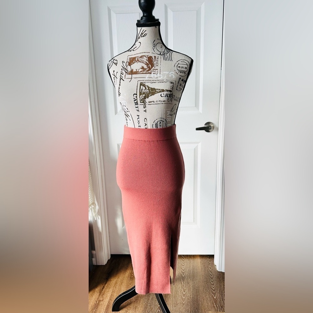 Babaton Terracotta Pencil Skirt - Picture 4 of 9